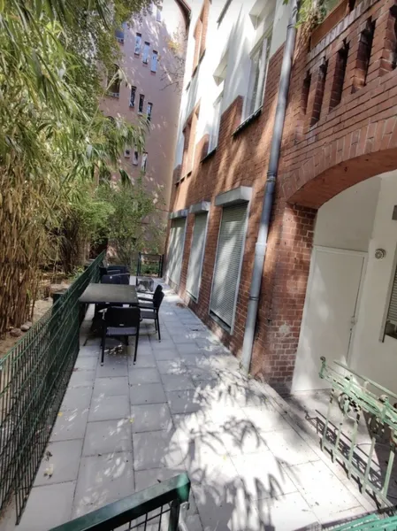 2-Zi Altbauwohnung mit ruhiger Terrasse im Grünen in Berlin-Wilmersdorf — photo 1